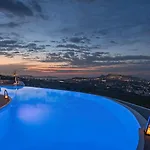 Carpe Diem Santorini 5* Pyrgos Kallistis