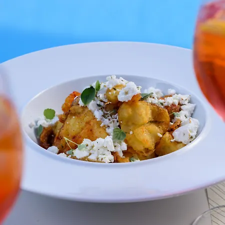 Carpe Diem Santorini 5* Pýrgos